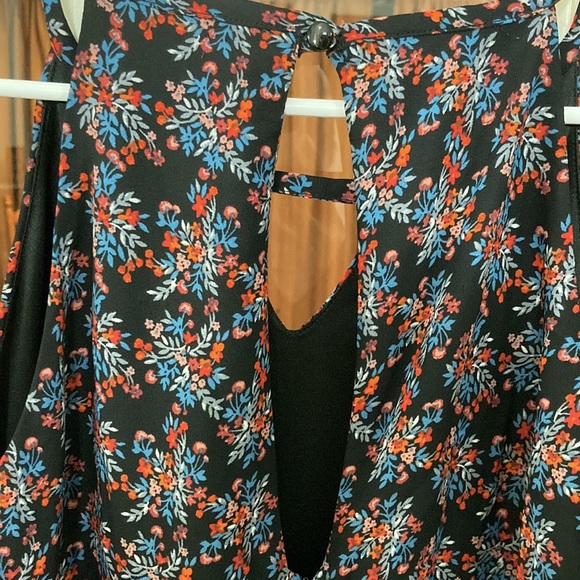 Francesca’s lisbeth Border print jumpsuit - Picture 12 of 15